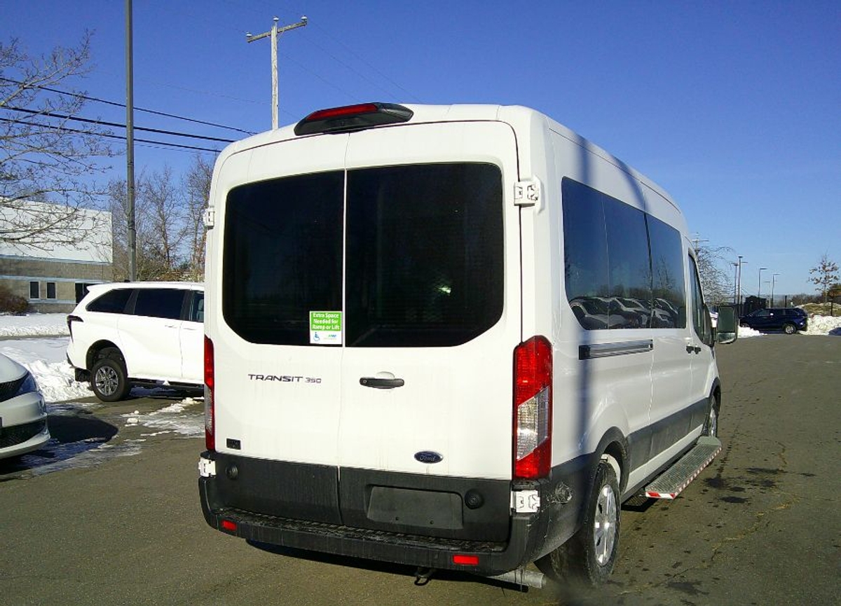 White Ford T350 image number 5