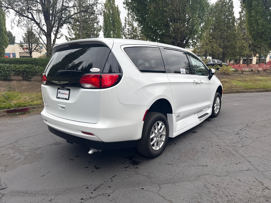 Used 2022 Chrysler Voyager LX - VMI Side Entry Entry In Floor Manual Ramp