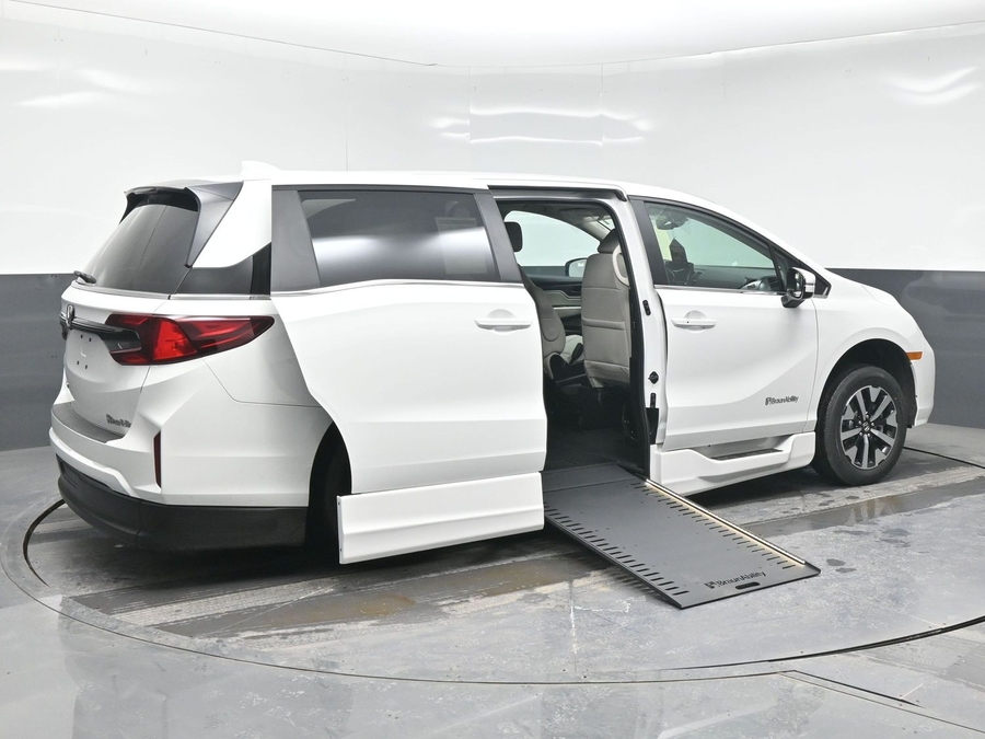 New 2026 Honda Odyssey EX-L - BraunAbility Side Entry Entry In Floor Automatic Ramp