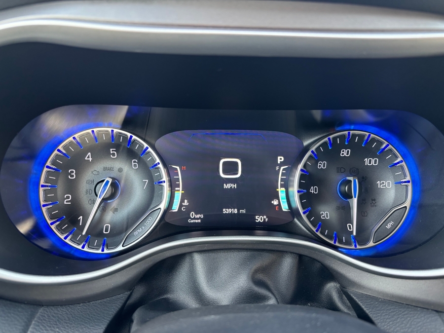 Used 2022 Chrysler Pacifica Touring L - BraunAbility Side Entry Entry Fold Out Manual Ramp