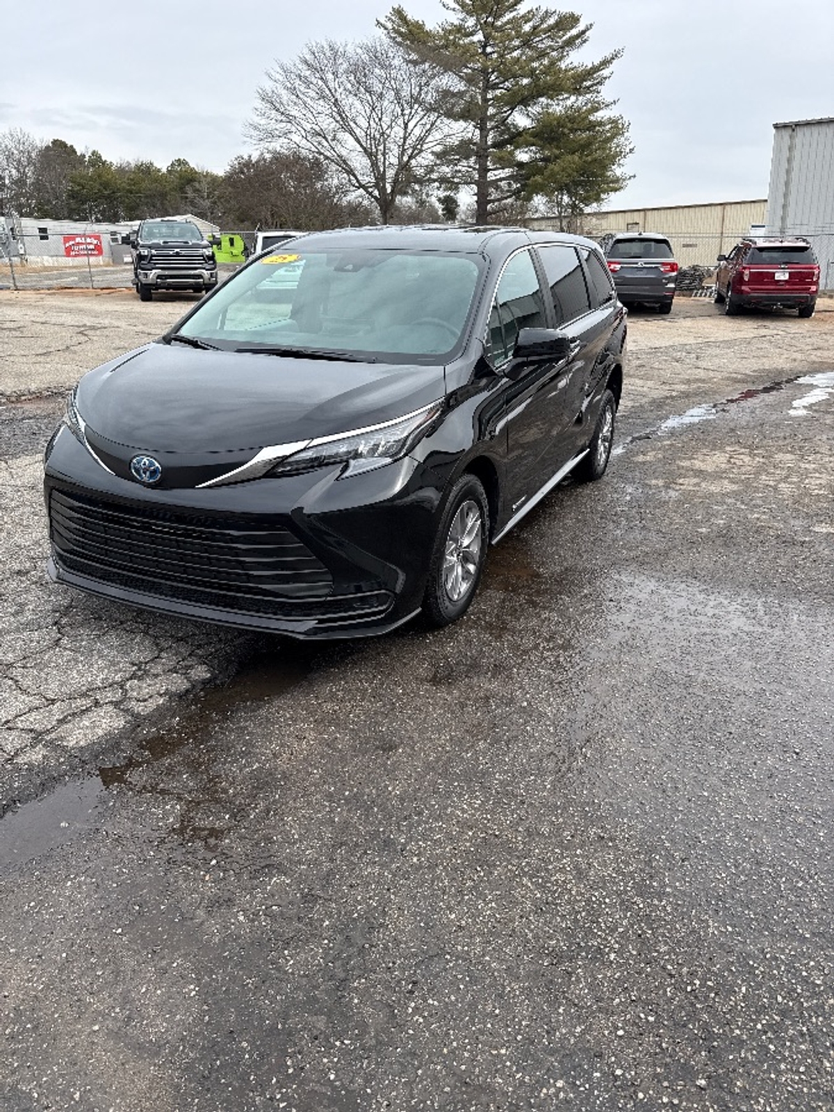2025 TOYOTA SIENNA - Image 8