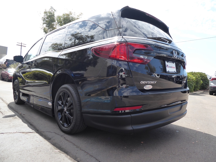 Used 2024 Honda Odyssey Sport - BraunAbility Side Entry In Floor Automatic Ramp