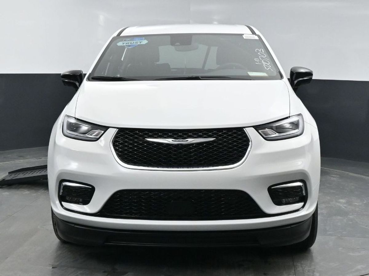 2025 CHRYSLER PACIFICA - Image 19