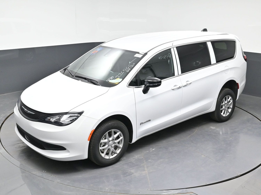 New 2026 Chrysler Voyager LX - BraunAbility Rear Entry Entry Fold Out Manual Ramp