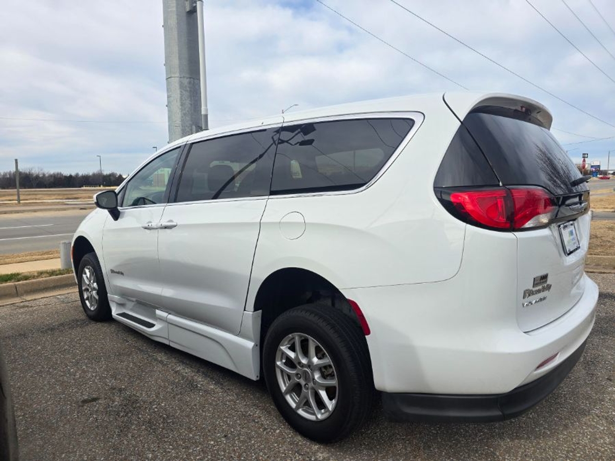 2022 CHRYSLER VOYAGER - Image 3