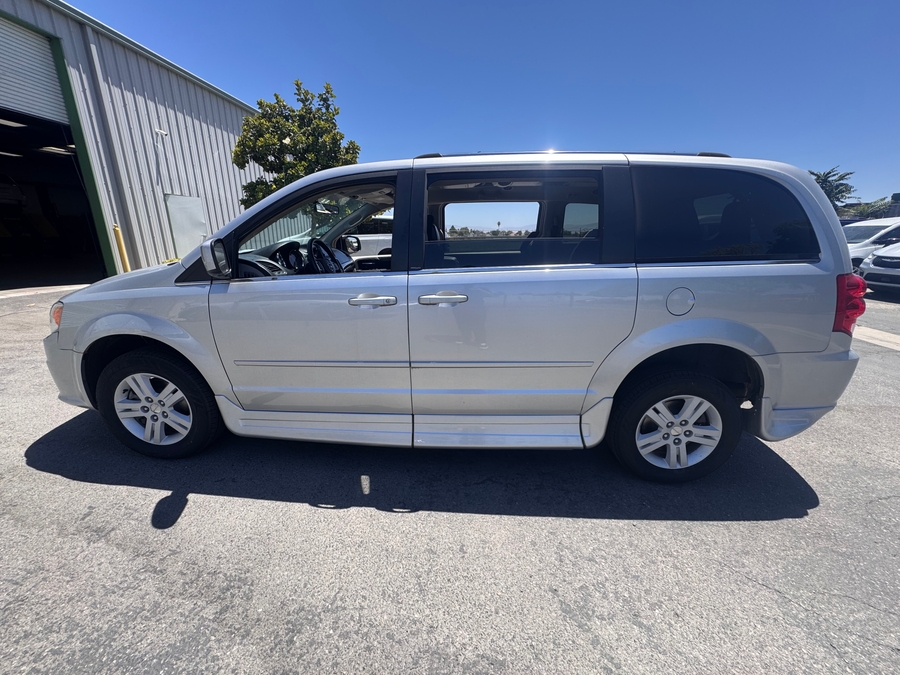 2012 Dodge Grand Caravan Crew's photo