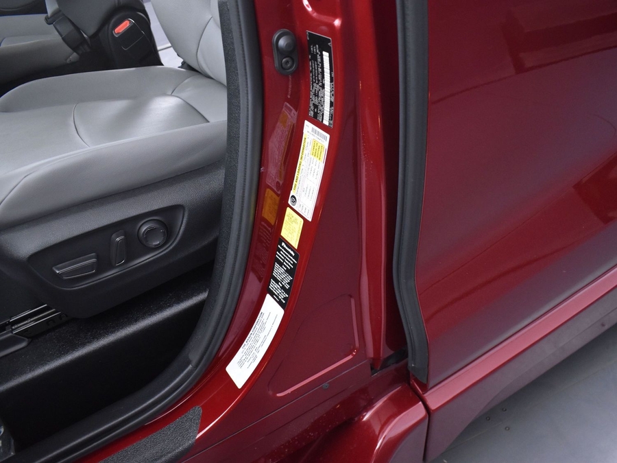 New 2025 Toyota Sienna Hybrid XLE Plus - BraunAbility Side Entry Entry In Floor Automatic Ramp