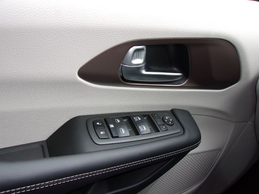 2022 CHRYSLER VOYAGER - Image 17