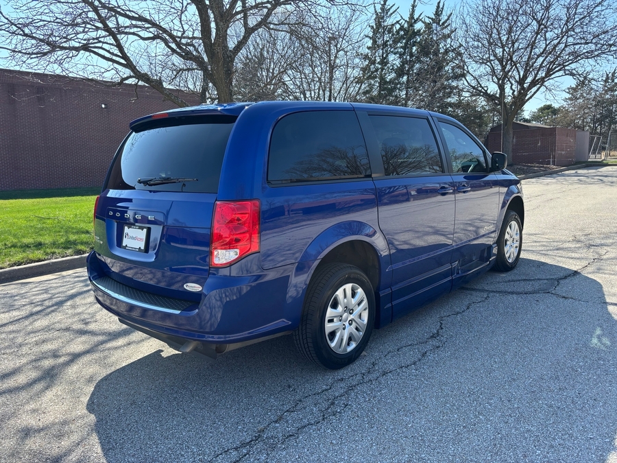 Used 2018 Dodge Grand Caravan SE -  Side Entry Entry Fold Out Automatic Ramp