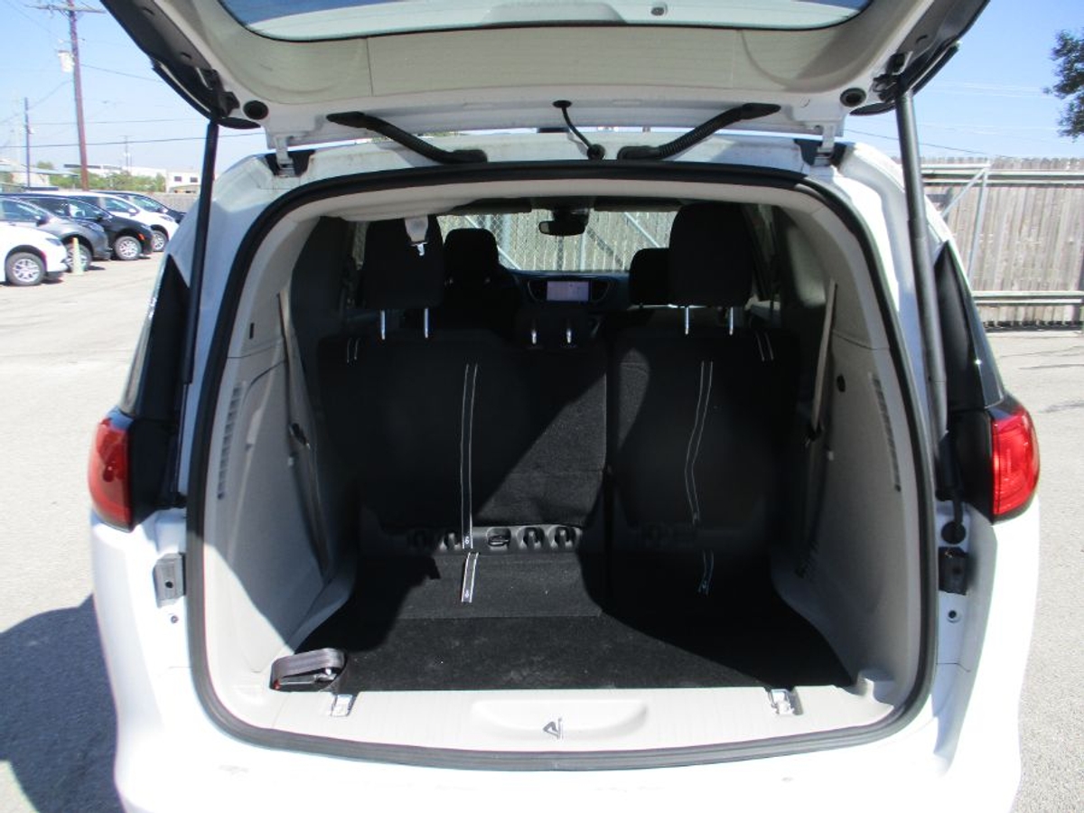 2025 CHRYSLER PACIFICA - Image 11