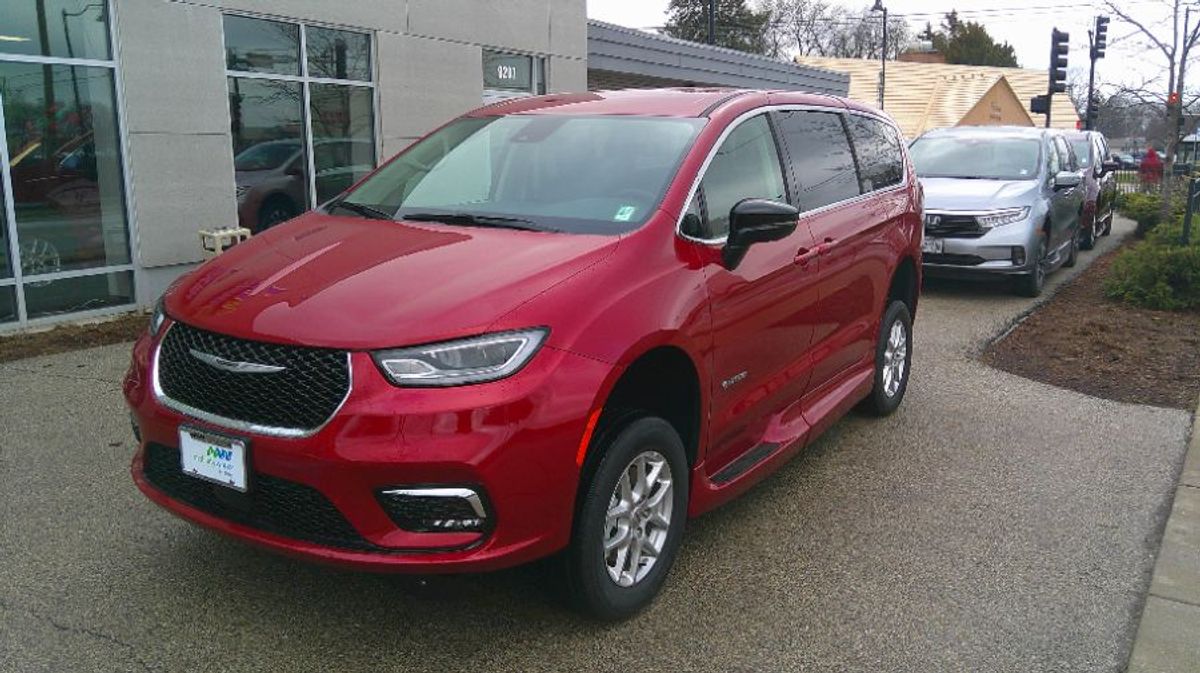 2024 CHRYSLER PACIFICA - Image 3