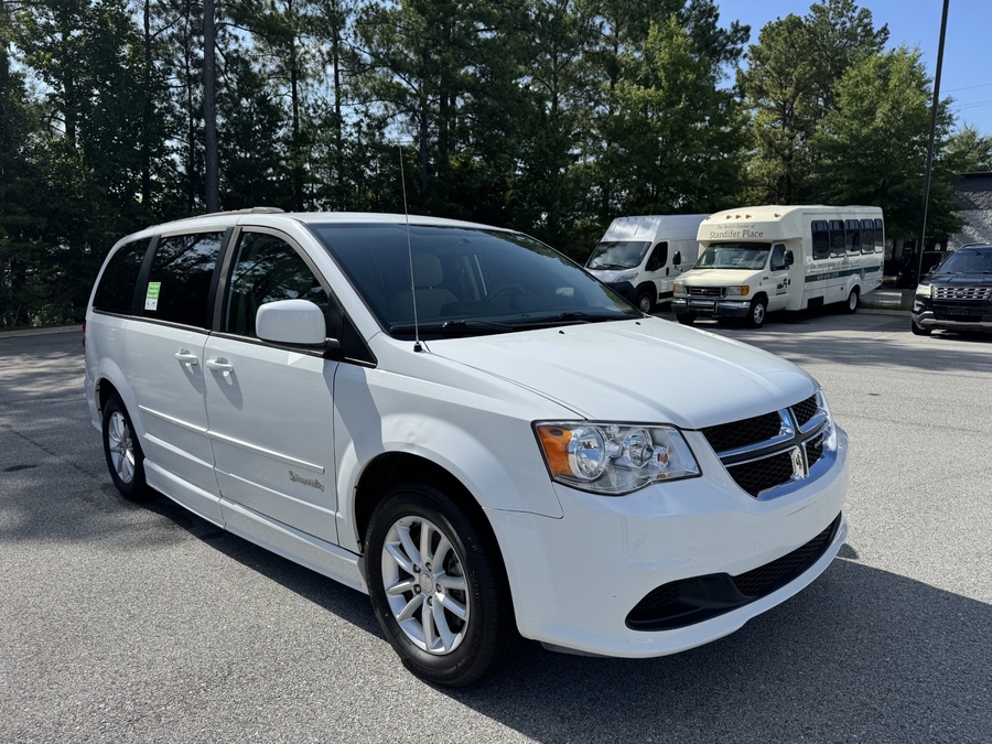 White Dodge Grand Caravan image number 10