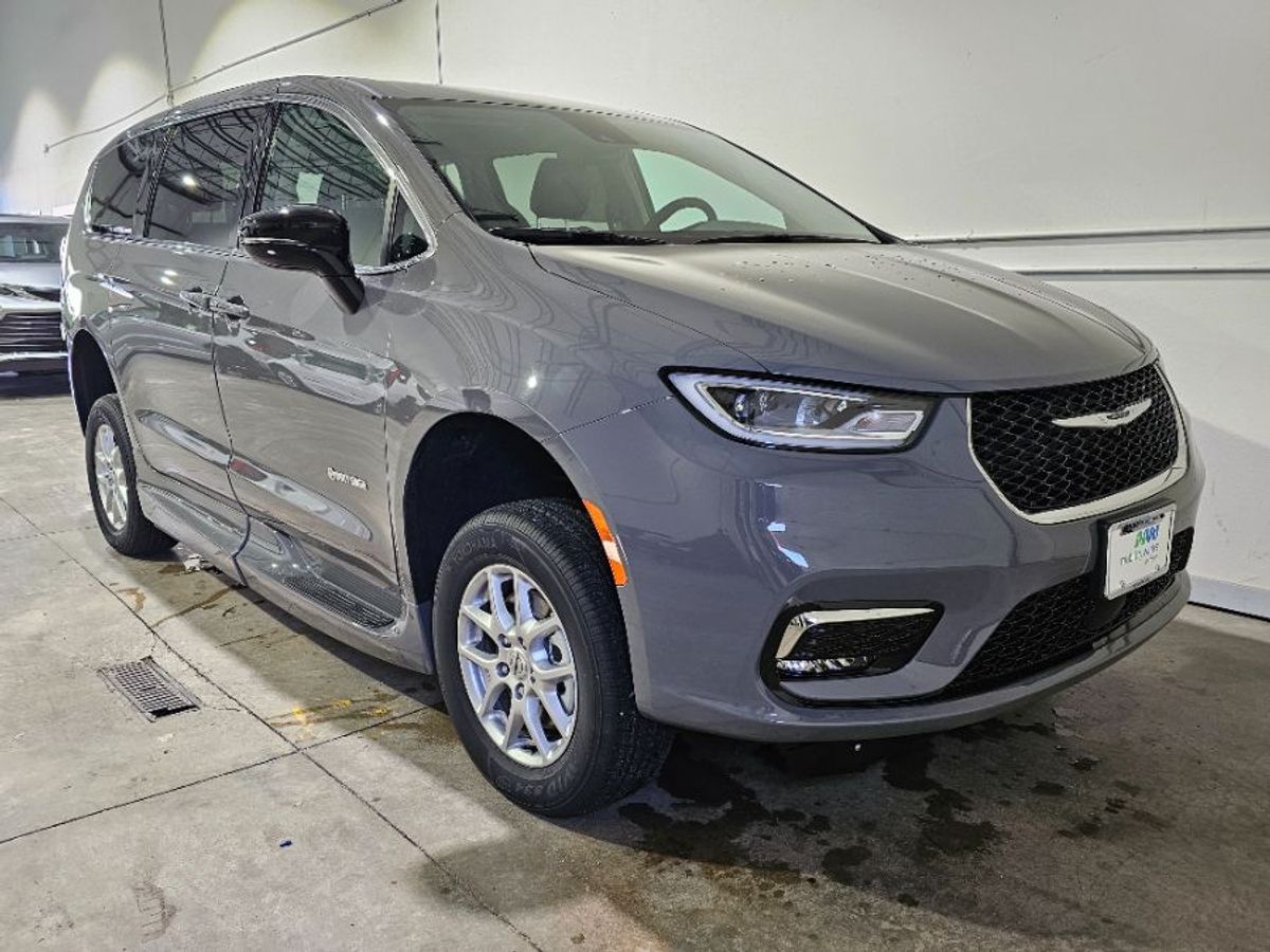 2024 CHRYSLER PACIFICA - Image 2