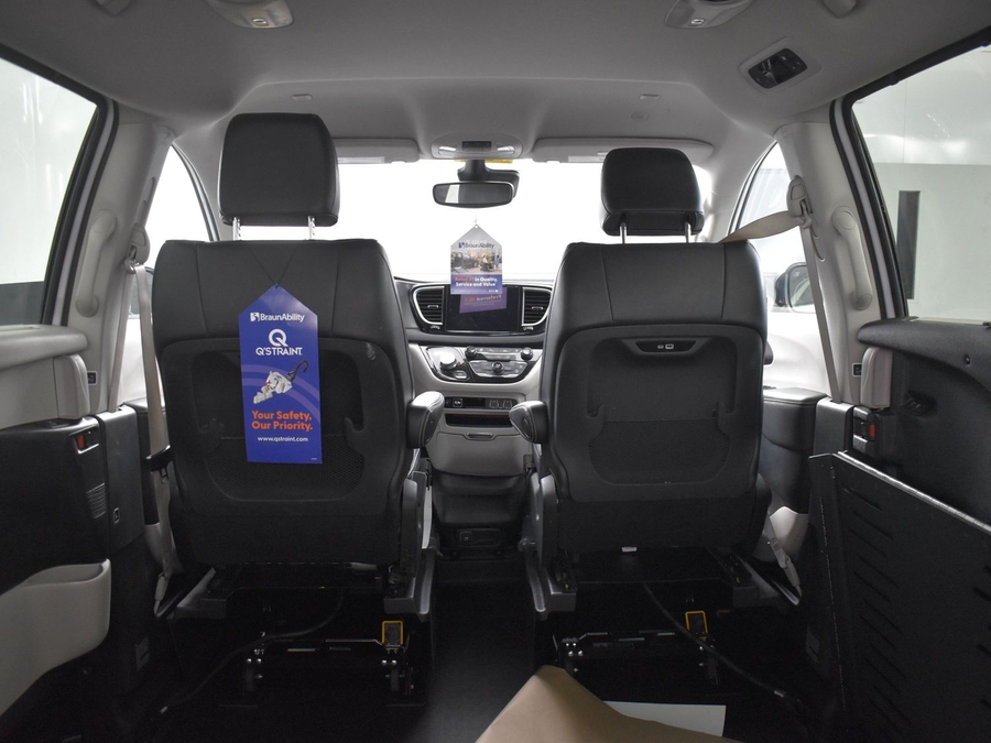 Used 2024 Chrysler Pacifica Touring L - BraunAbility Side Entry Entry Fold Out Automatic Ramp