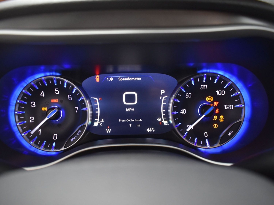 New 2025 Chrysler Pacifica Select Safety - BraunAbility Side Entry Entry Fold Out Automatic Ramp