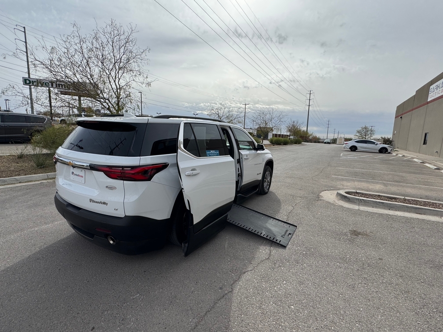 Used 2022 Chevrolet Traverse LT - BraunAbility Side Entry Entry In Floor Automatic Ramp