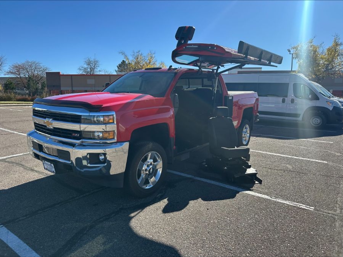 2016 CHEVROLET SILVERADO - Image 2