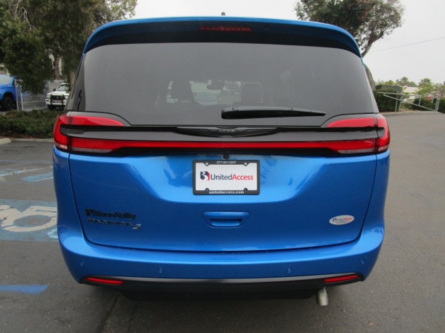 New 2026 Chrysler Pacifica Select Sport - BraunAbility Side Entry Fold Out Automatic Ramp