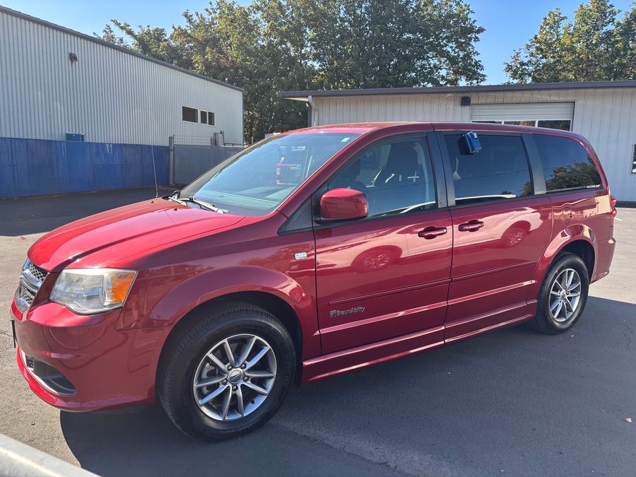 Used 2014 Dodge Grand Caravan SE 30th Anniversary - BraunAbility Side Entry Fold Out Automatic Ramp
