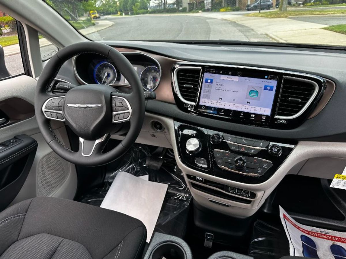 2023 CHRYSLER VOYAGER - Image 19