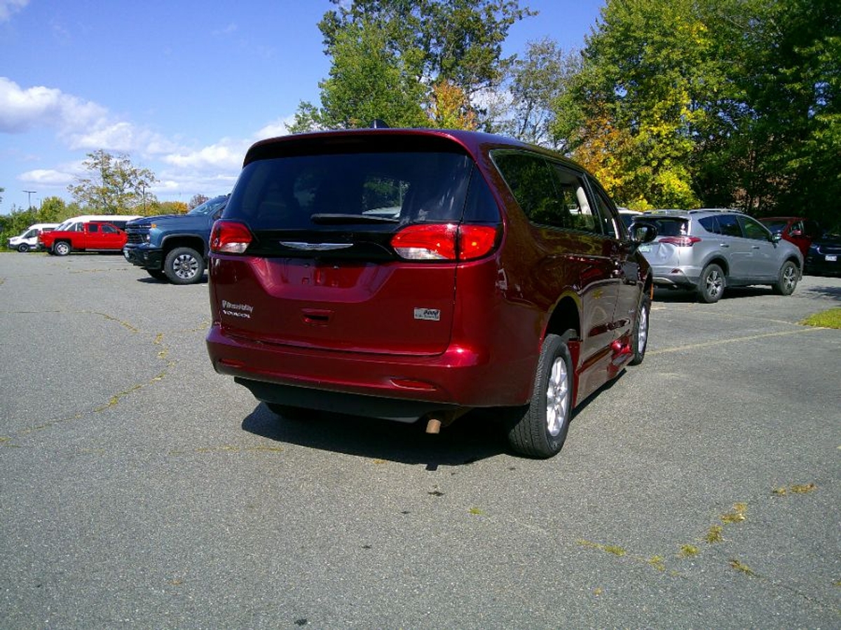 2023 CHRYSLER VOYAGER - Image 7
