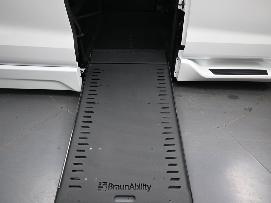 New 2026 Toyota Sienna Hybrid XLE Add - BraunAbility Side Entry In Floor Automatic Ramp