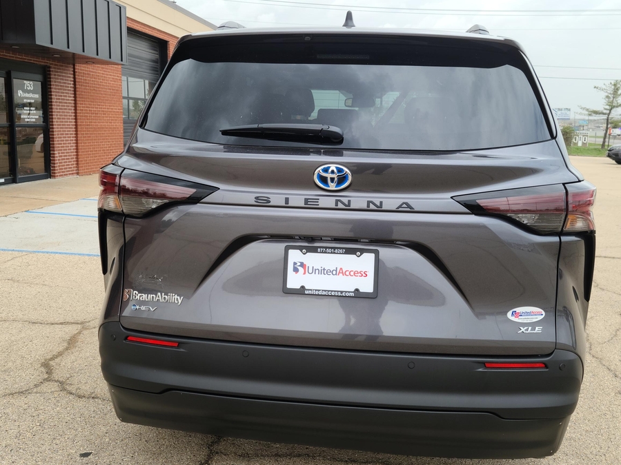 Used 2025 Toyota Sienna Hybrid XLE - BraunAbility Side Entry Entry In Floor Automatic Ramp