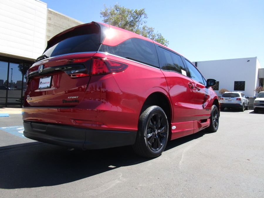 New 2026 Honda Odyssey Sport - BraunAbility Side Entry In Floor Automatic Ramp