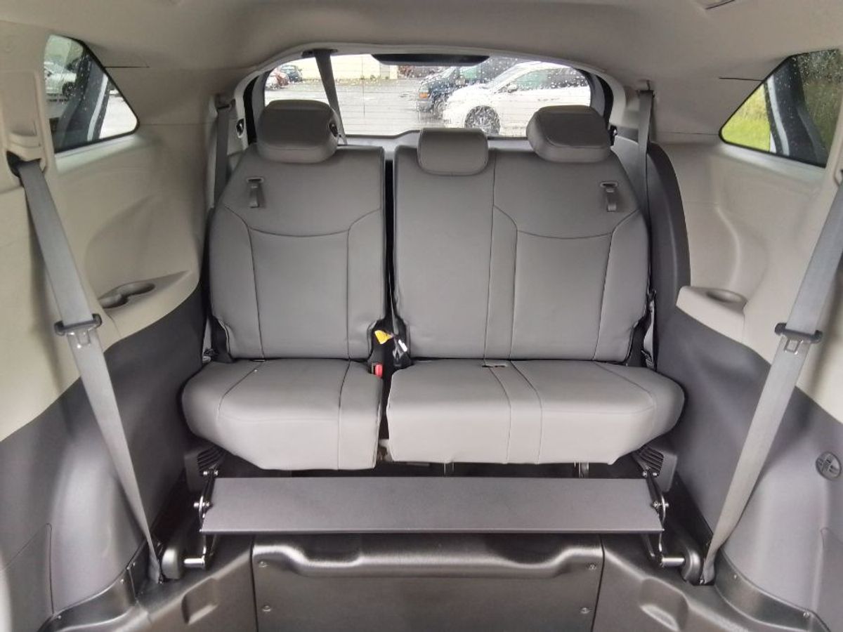 2024 TOYOTA SIENNA - Image 14