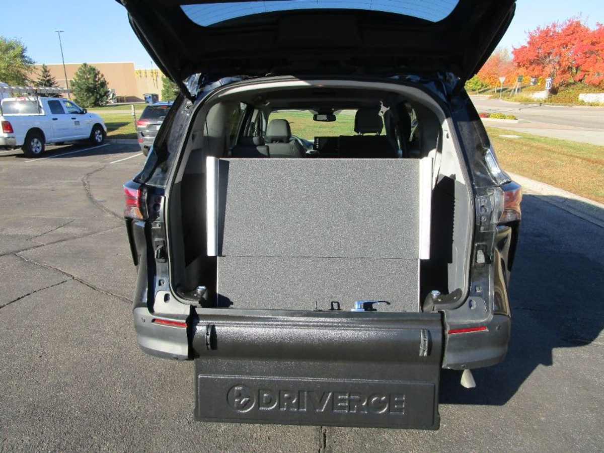 2024 TOYOTA SIENNA - Image 4