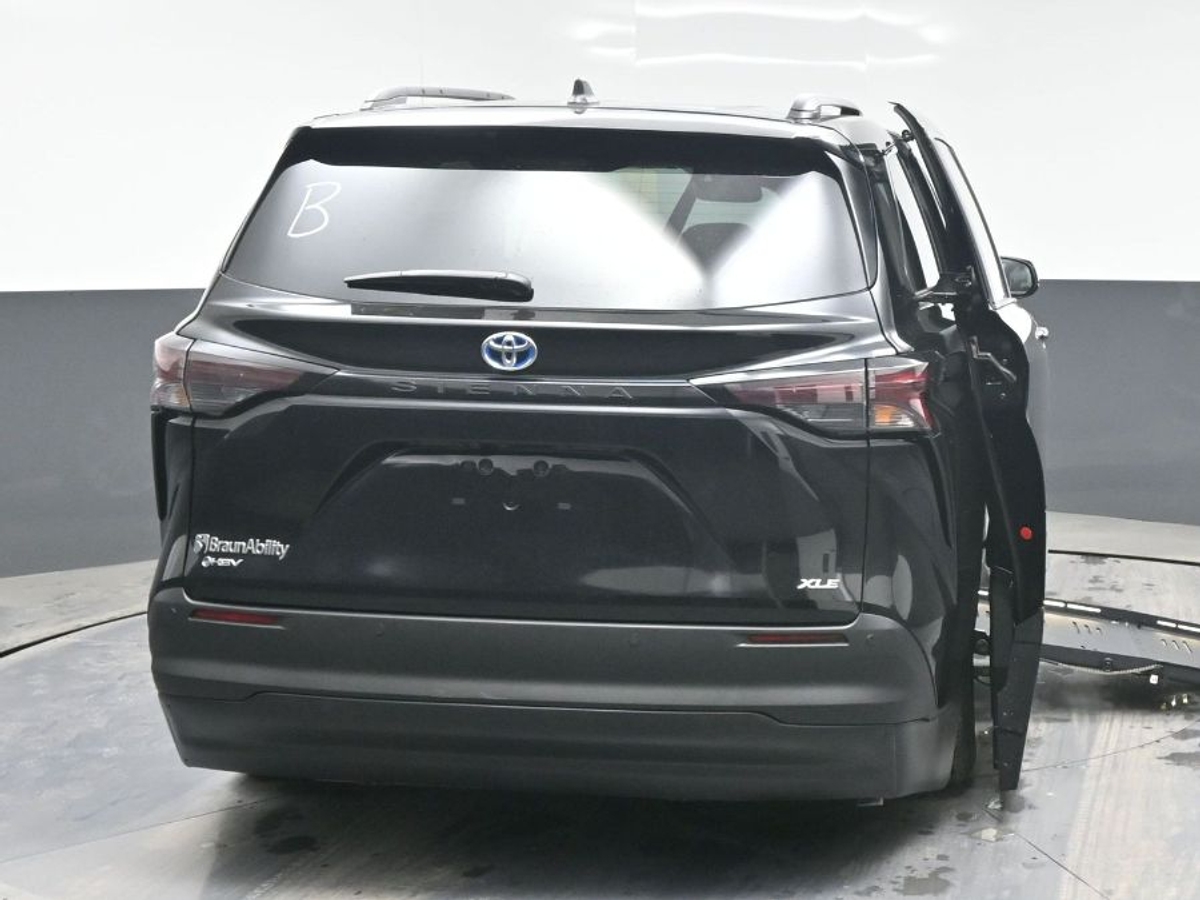 2025 TOYOTA SIENNA - Image 6