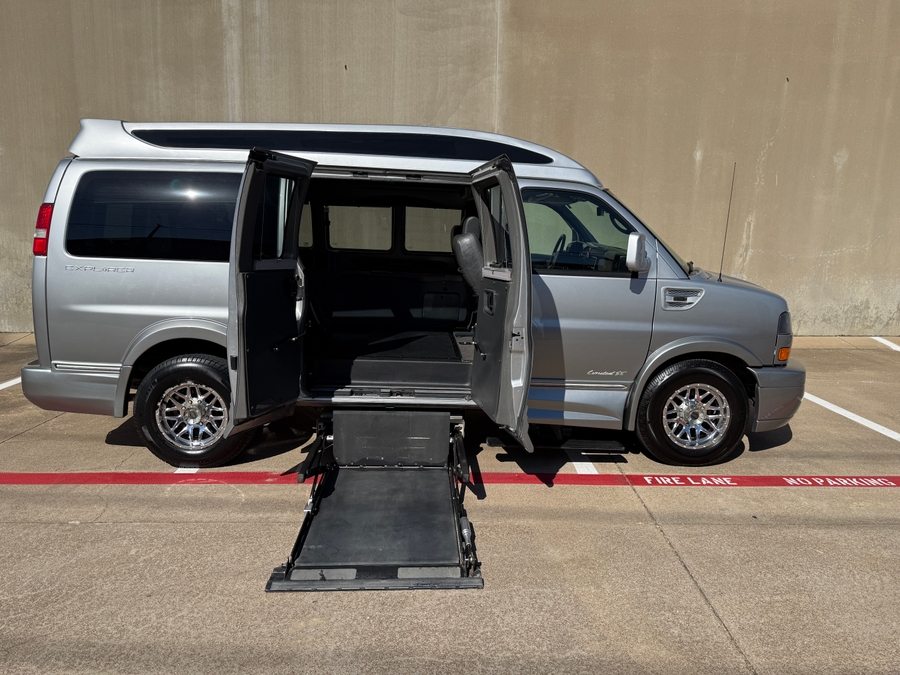 Used 2015 GMC Savana Explorer - Side Entry Entry Lift Automatic Ramp