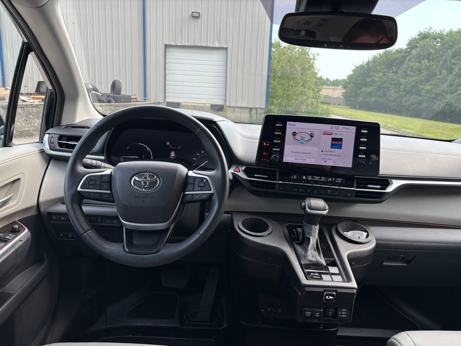 Used 2024 Toyota Sienna Hybrid XLE Plus - BraunAbility Side Entry In Floor Automatic Ramp