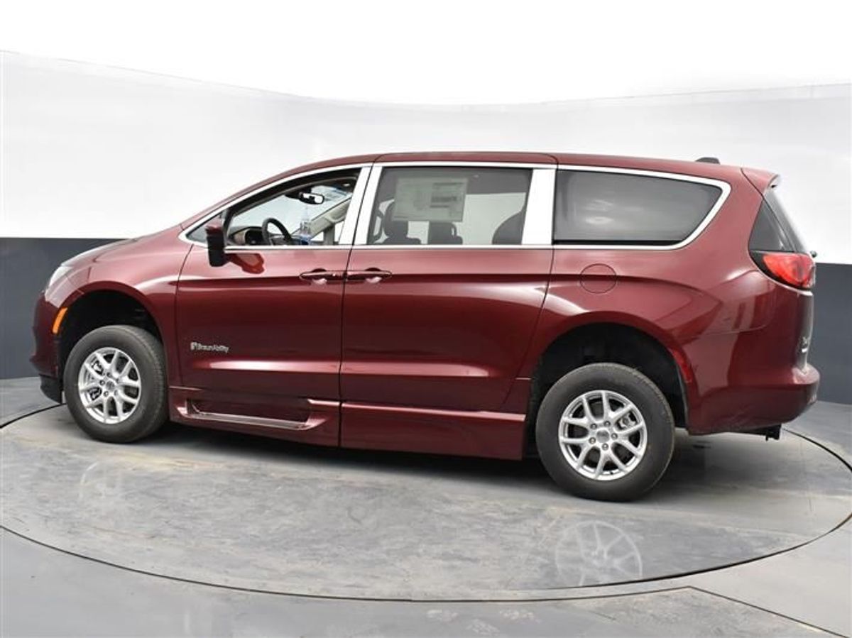 2023 CHRYSLER VOYAGER - Image 15
