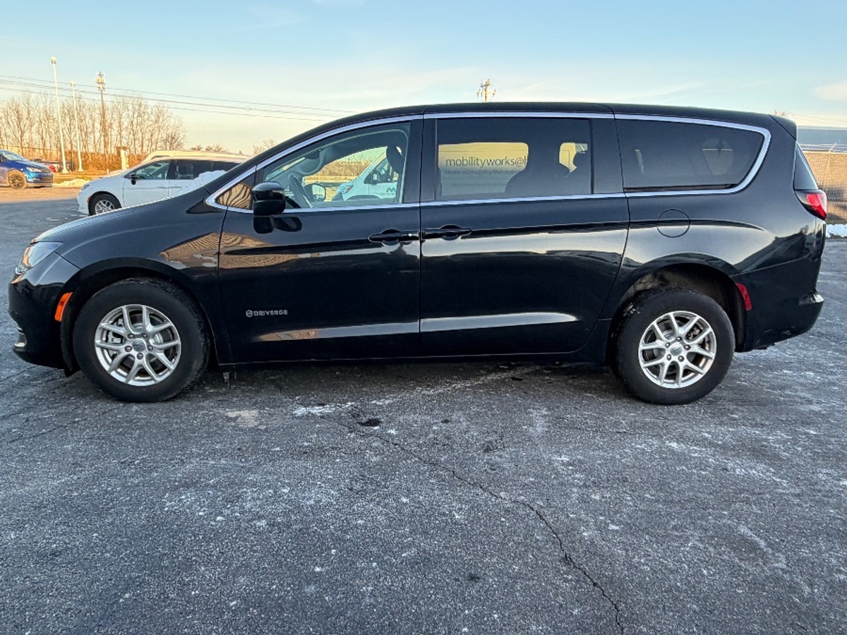 2024 CHRYSLER VOYAGER - Image 5