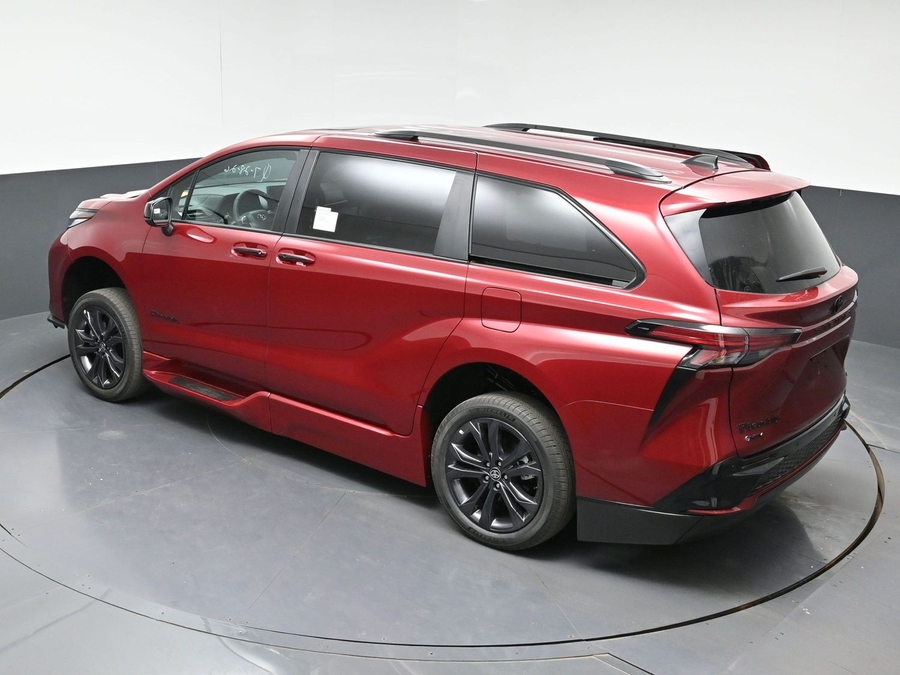 New 2026 Toyota Sienna Hybrid XSE Sport - BraunAbility Side Entry In Floor Automatic Ramp
