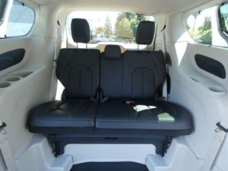 White Chrysler Pacifica image number 2