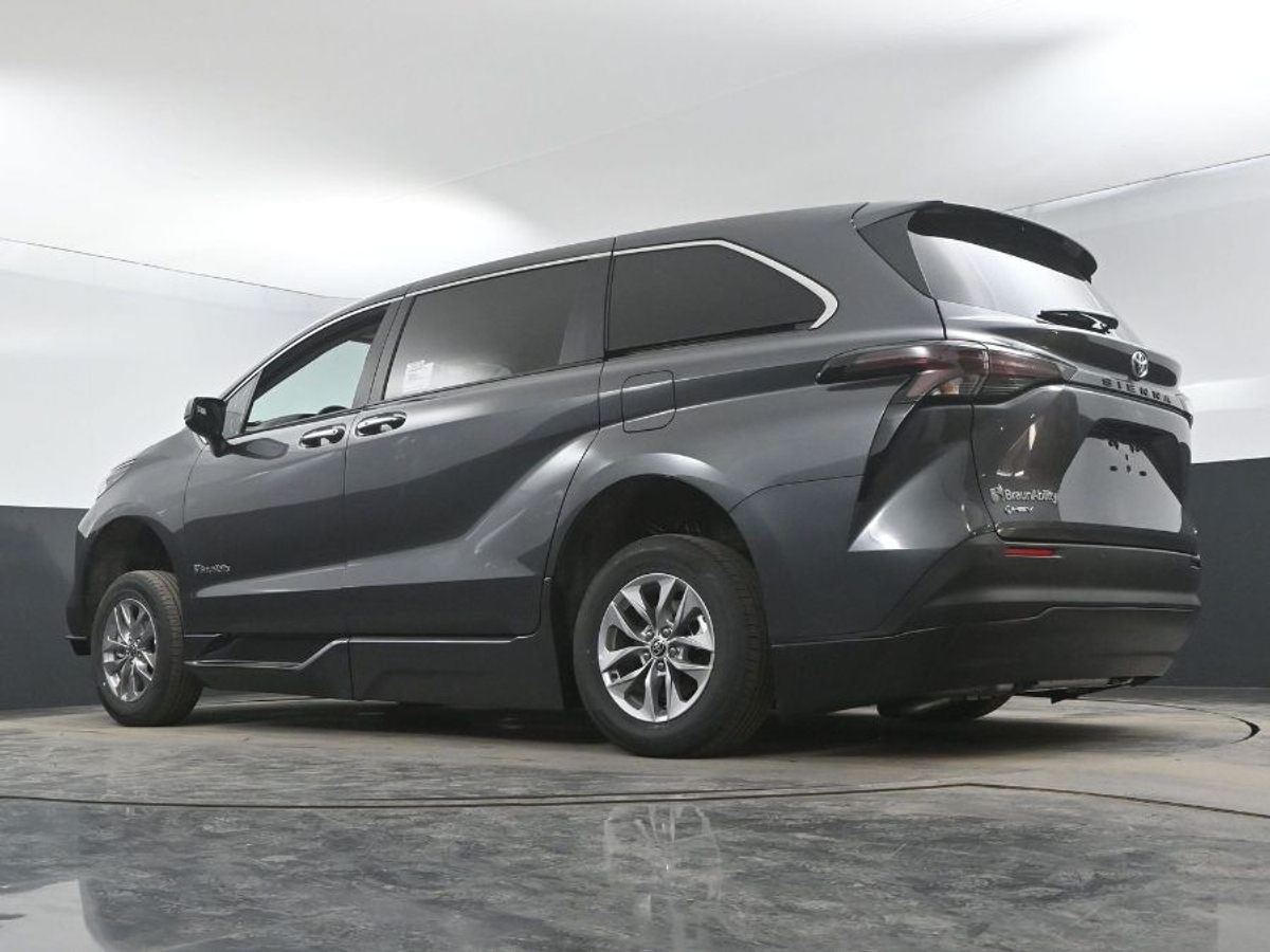 2025 TOYOTA SIENNA - Image 21