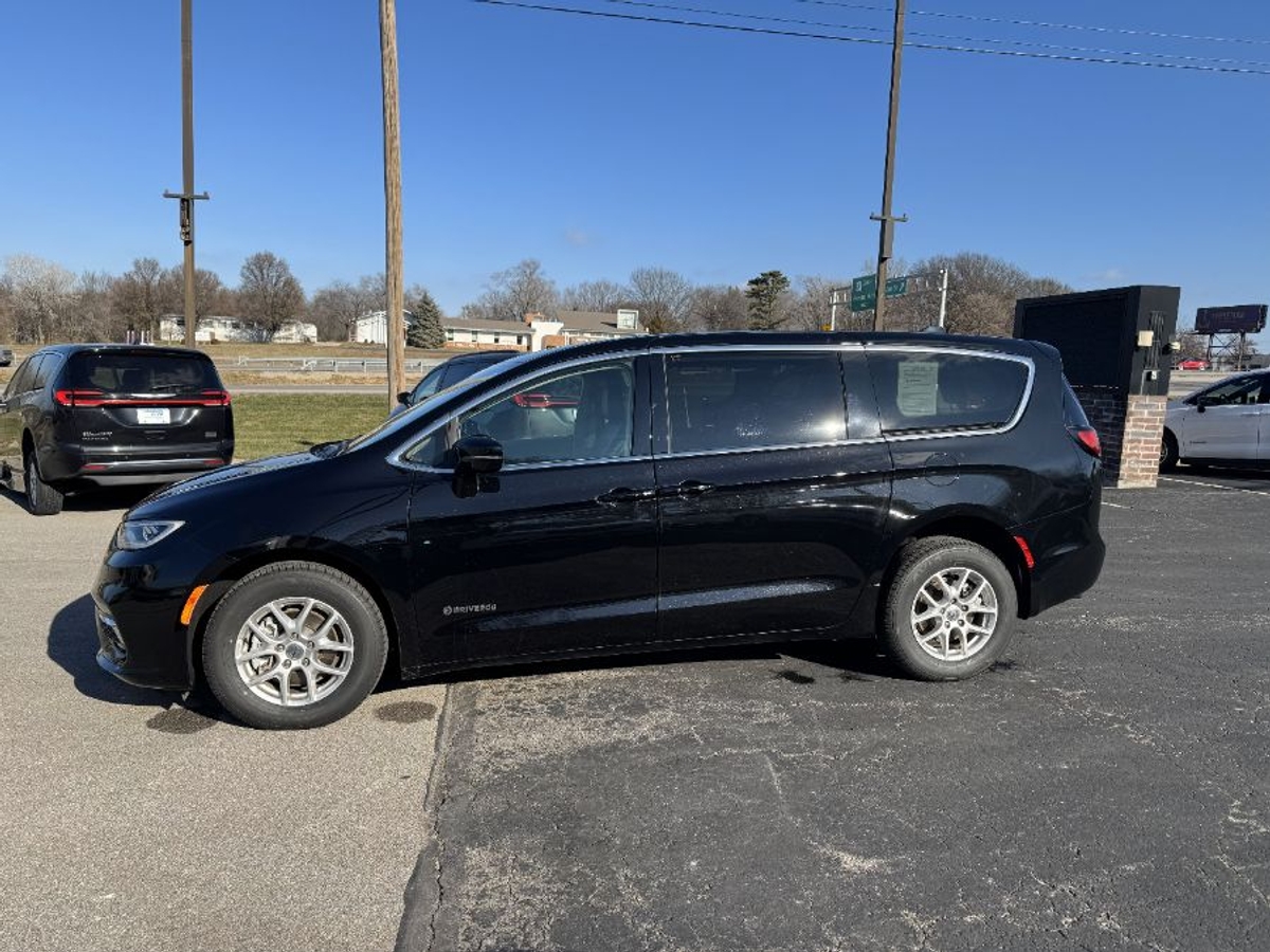 2024 CHRYSLER PACIFICA - Image 5