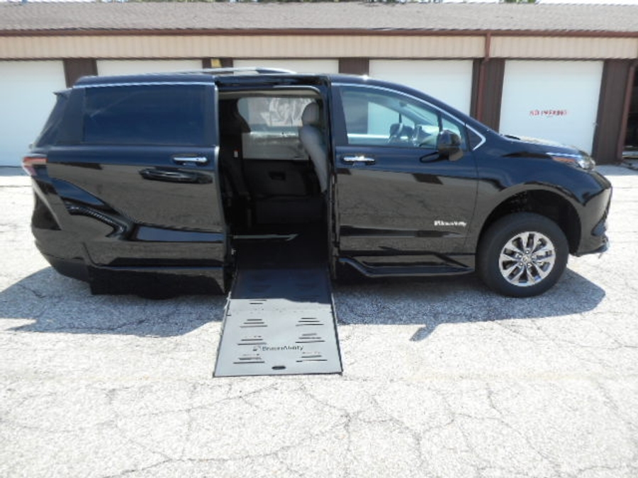Black Toyota Sienna image number 9