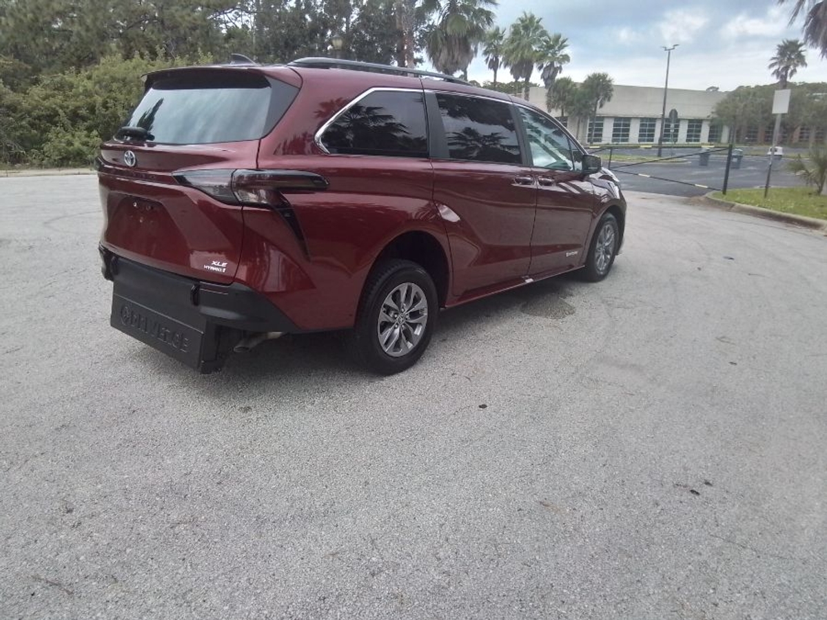 2023 TOYOTA SIENNA - Image 12