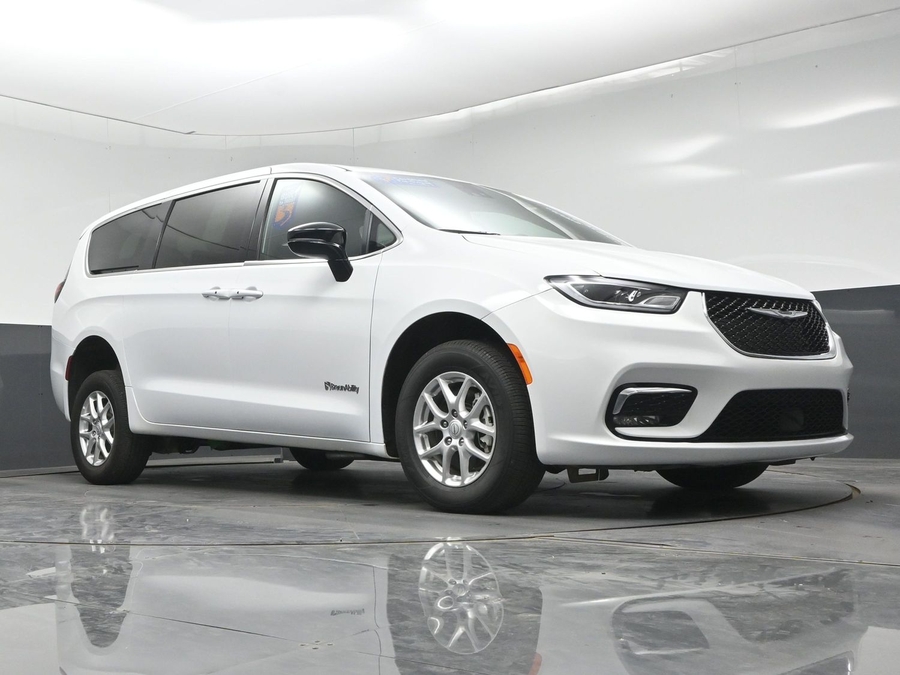 Used 2025 Chrysler Pacifica Select Safety - BraunAbility Rear Entry Fold Out Manual Ramp