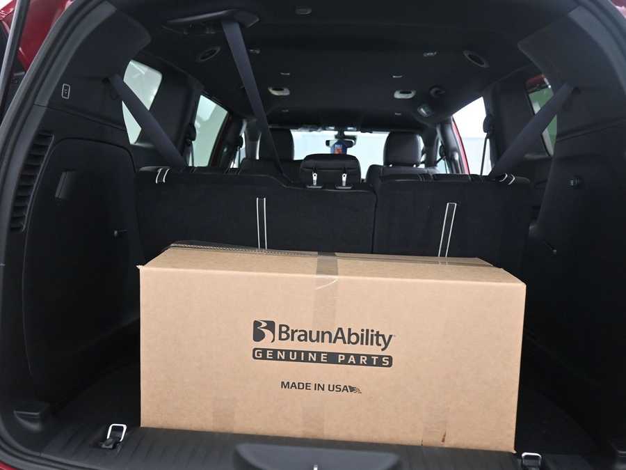 New 2026 Chrysler Pacifica Select Safety - BraunAbility Side Entry In Floor Automatic Ramp