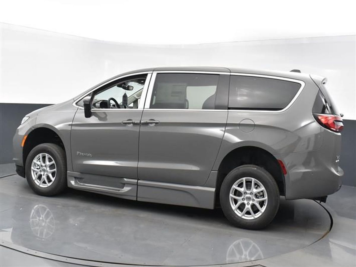2023 CHRYSLER PACIFICA - Image 20