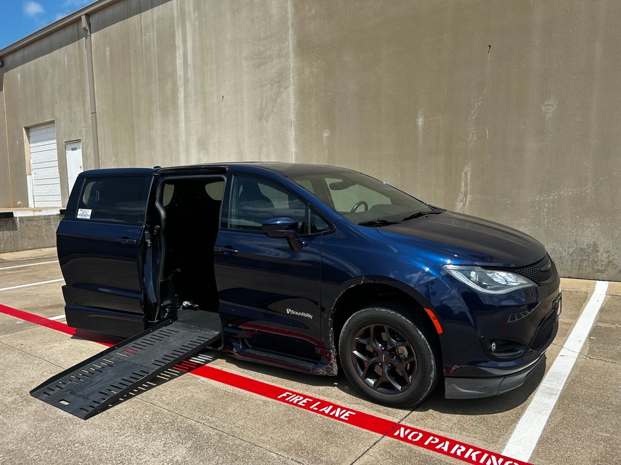 Used 2019 Chrysler Pacifica Touring Plus - BraunAbility Side Entry Entry Fold Out Automatic Ramp