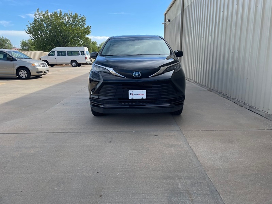 Used 2024 Toyota Sienna Hybrid LE Base - BraunAbility Side Entry Fold Out Automatic Ramp