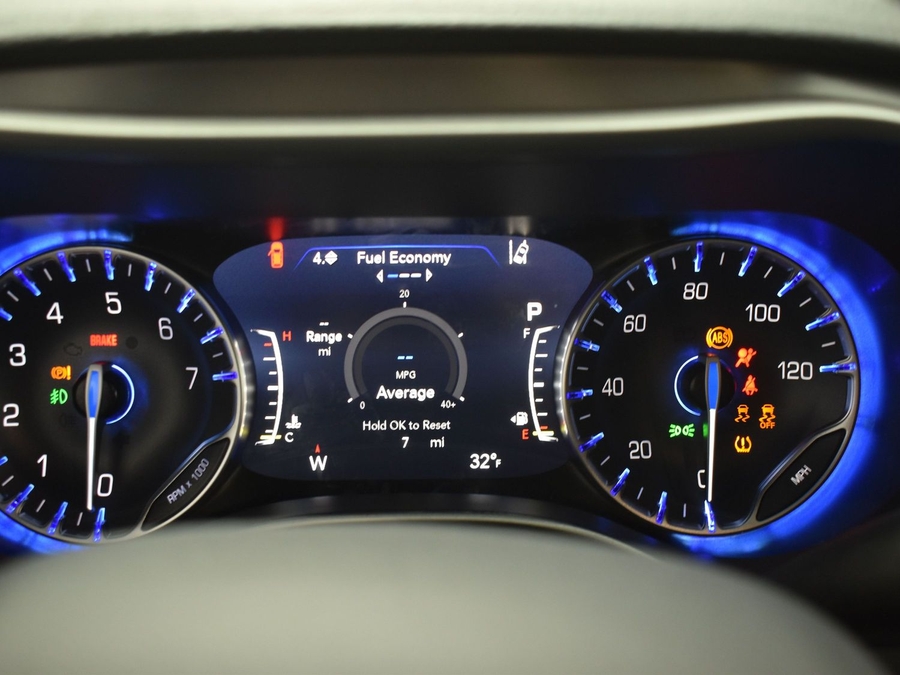 New 2026 Chrysler Pacifica Select Safety - BraunAbility Side Entry Entry Fold Out Automatic Ramp