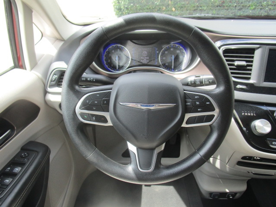 Used 2021 Chrysler Voyager LXi - BraunAbility Side Entry Entry Fold Out Automatic Ramp