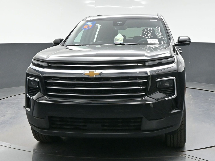 Black Chevrolet Traverse image number 1
