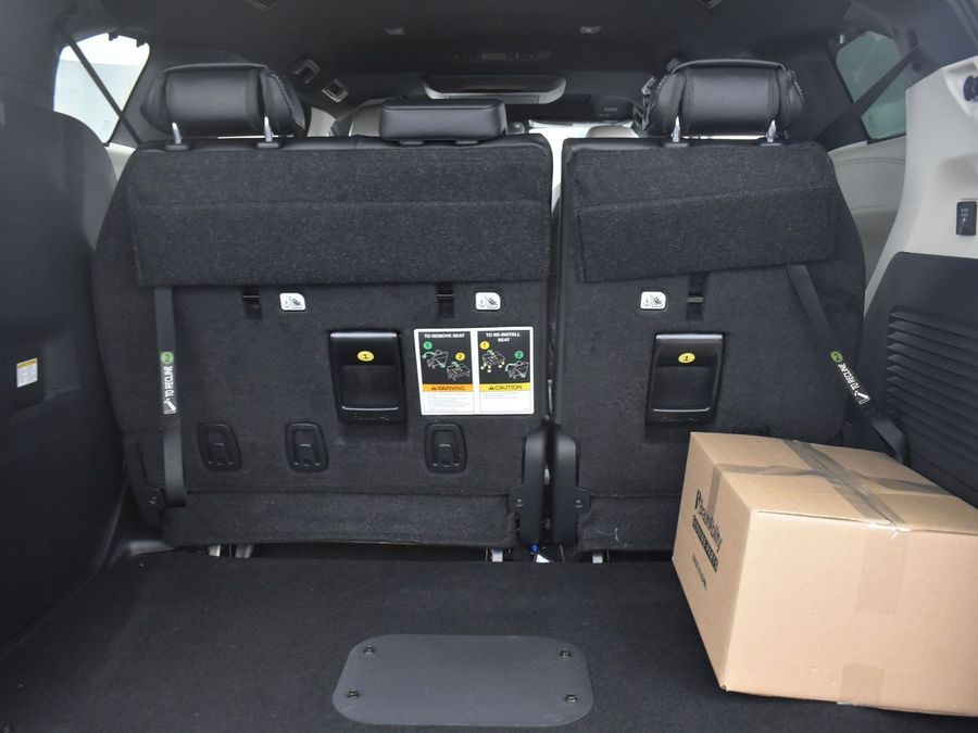 New 2025 Toyota Sienna Hybrid Platinum - BraunAbility Side Entry Entry In Floor Automatic Ramp